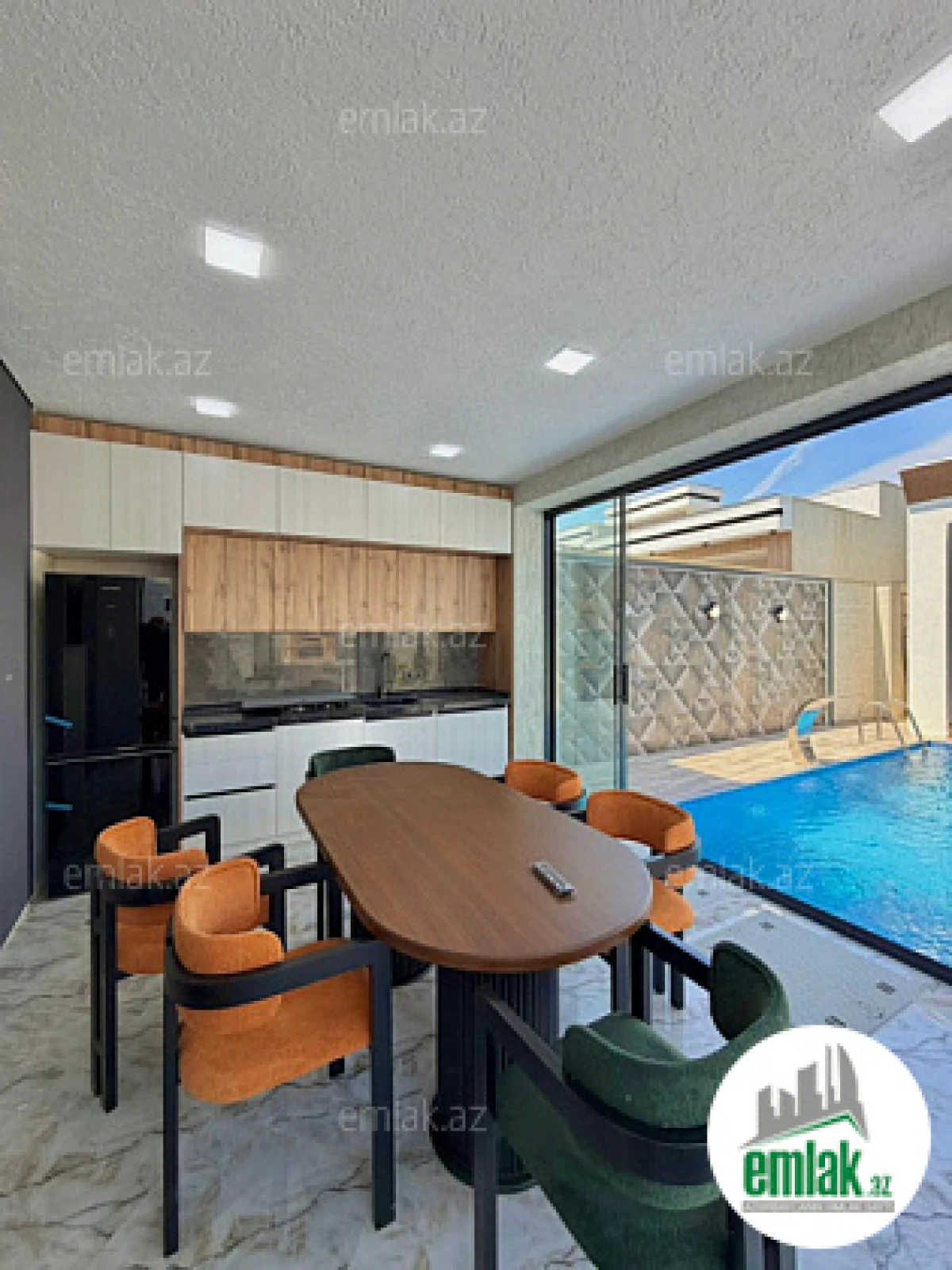 Satılır 4 otaqlı mənzil 150 m²