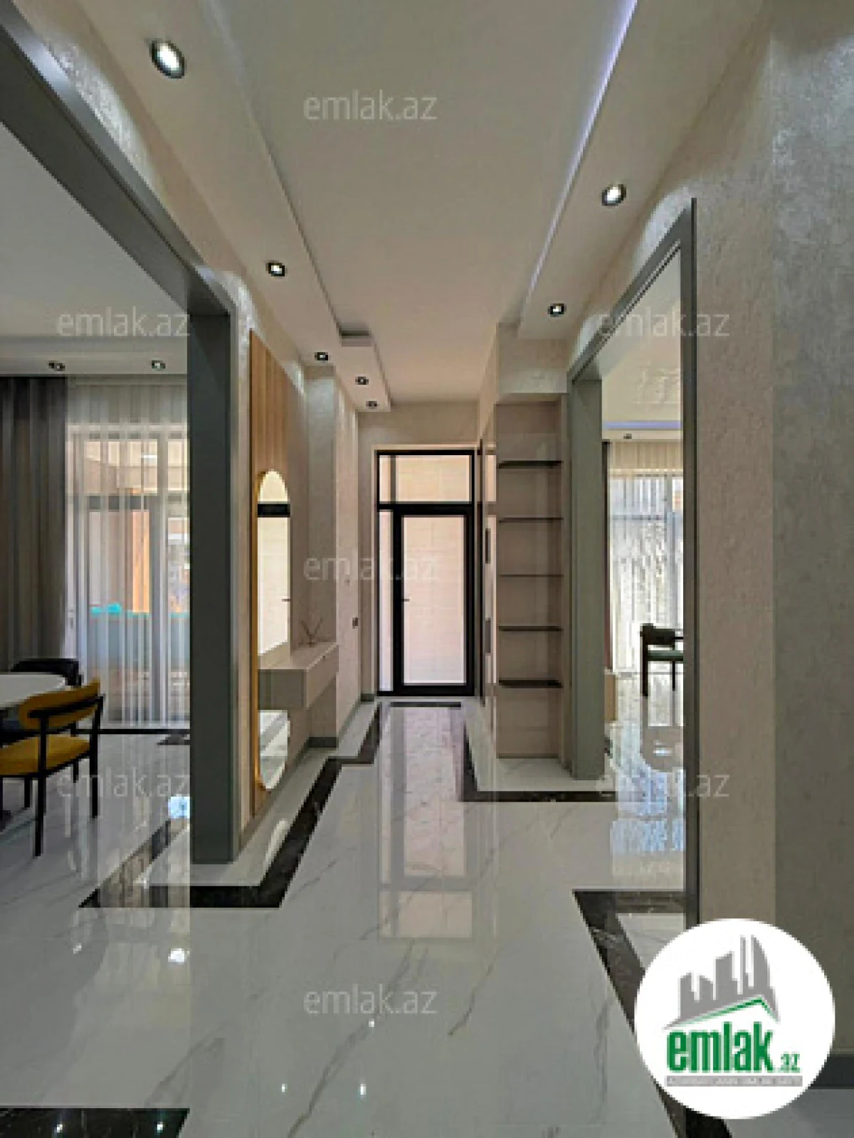 Satılır 4 otaqlı mənzil 175 m²