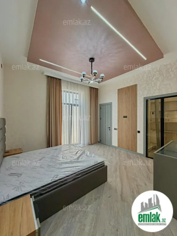 Satılır 4 otaqlı mənzil 175 m²