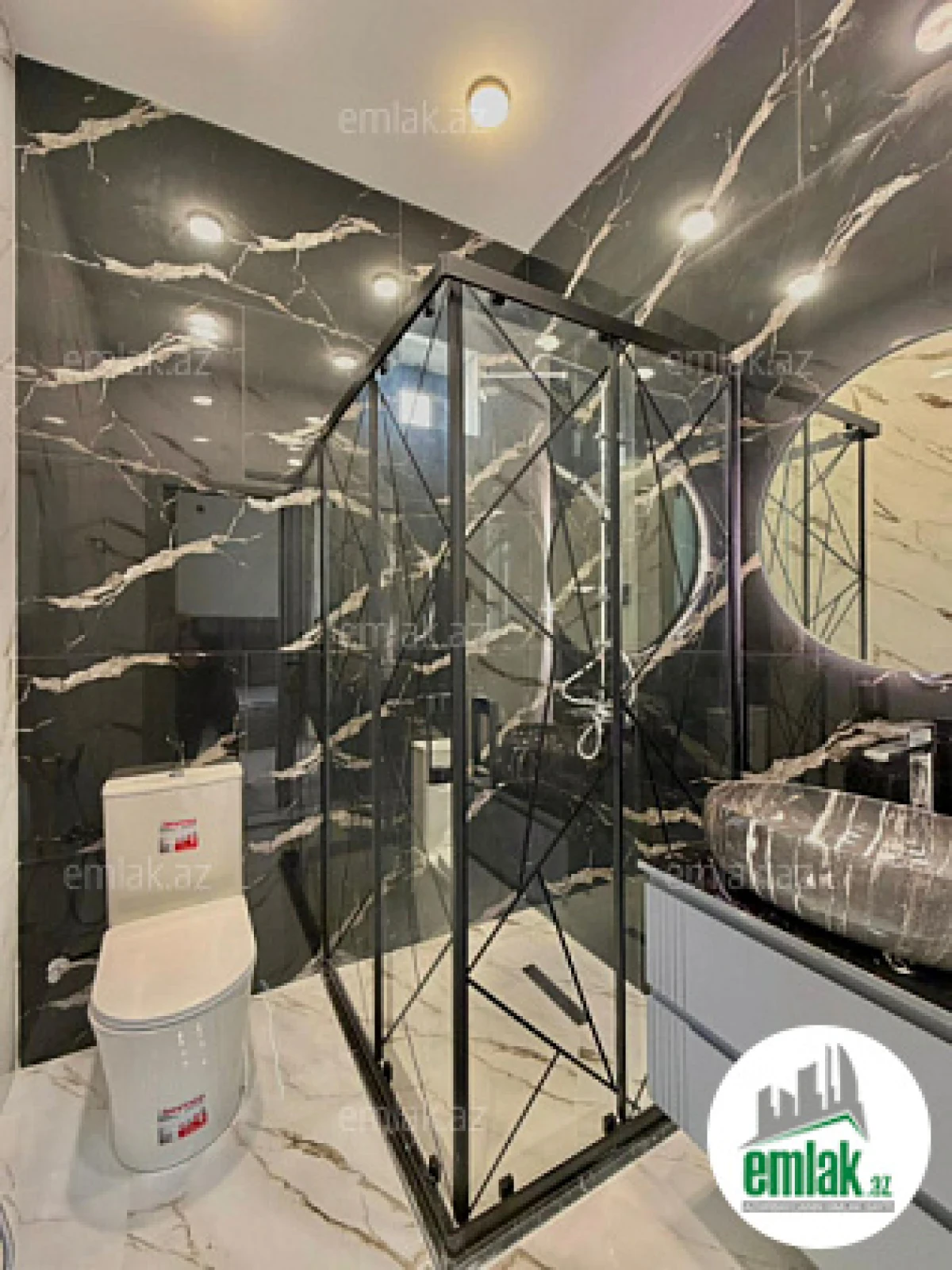 Satılır 4 otaqlı mənzil 175 m²