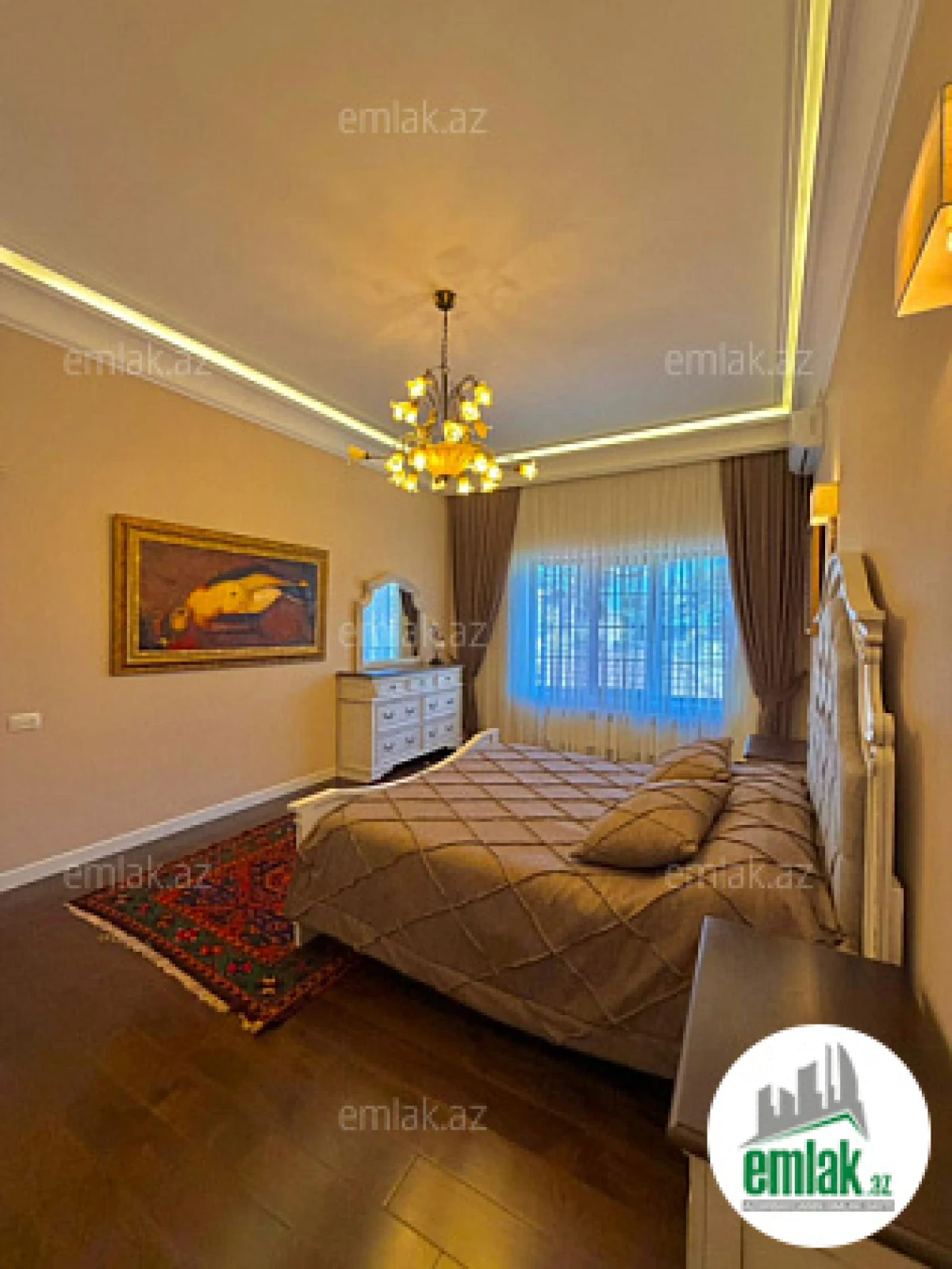Satılır 5 otaqlı mənzil 420 m²