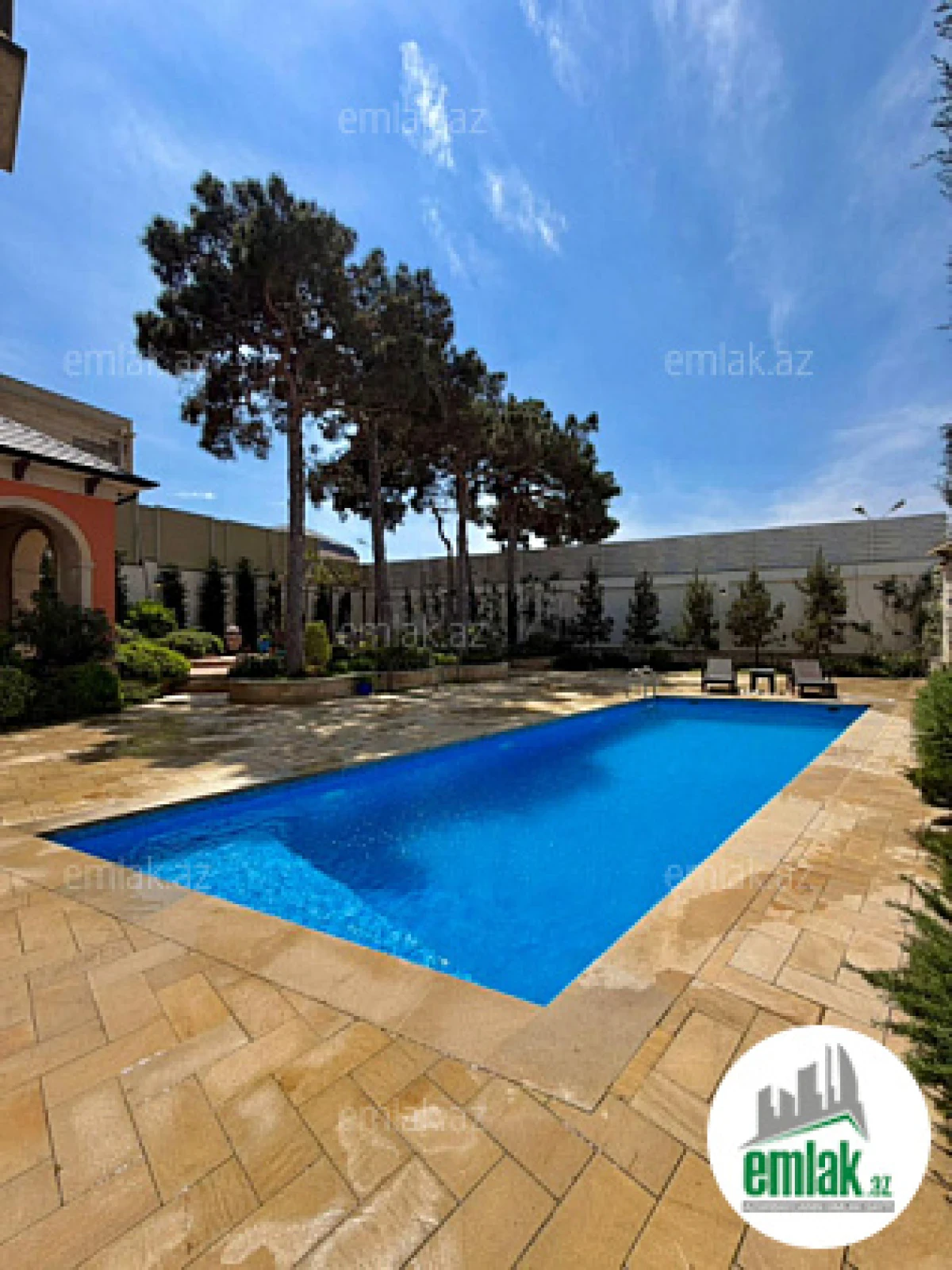 Satılır 5 otaqlı mənzil 420 m²