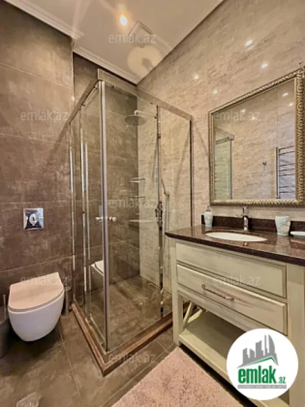 Satılır 5 otaqlı mənzil 420 m²