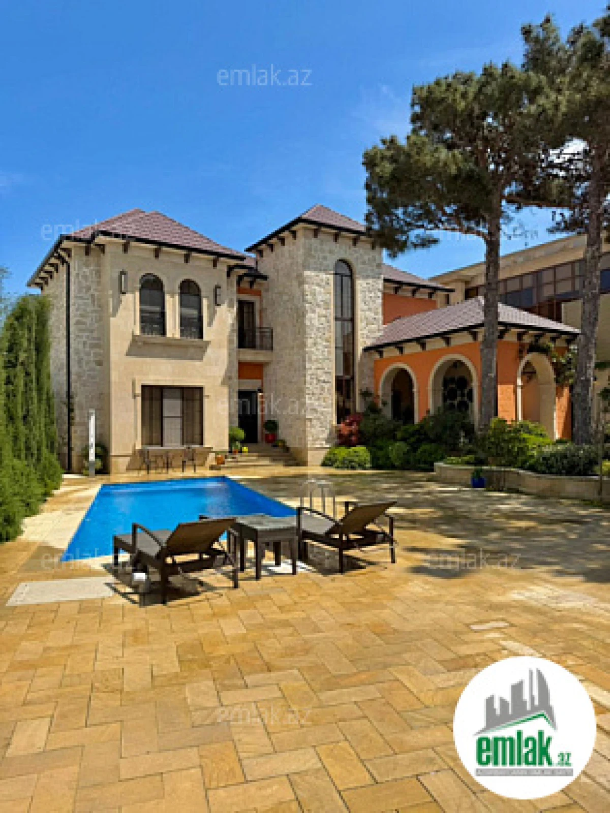 Satılır 5 otaqlı mənzil 420 m²
