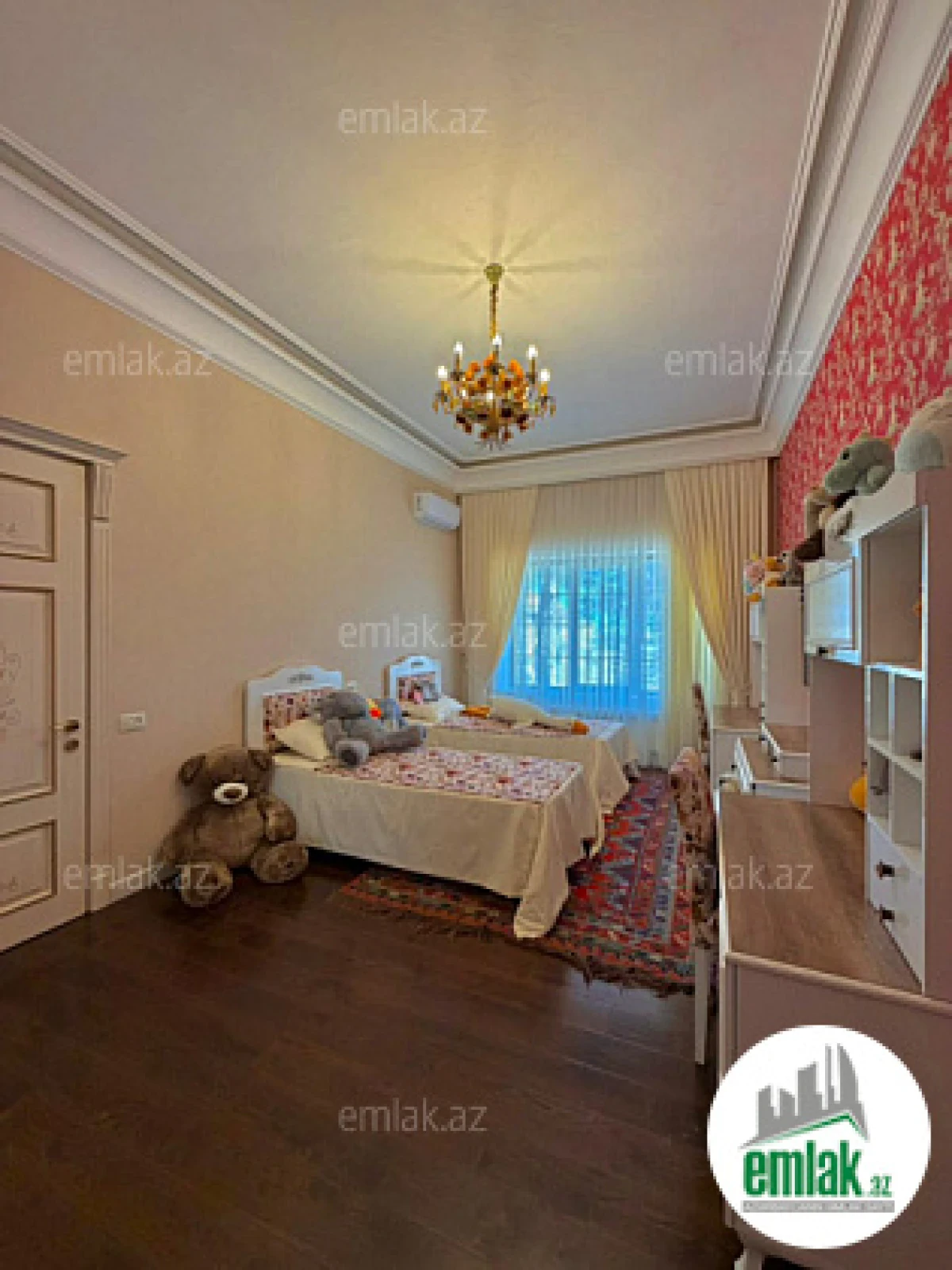 Satılır 5 otaqlı mənzil 420 m²