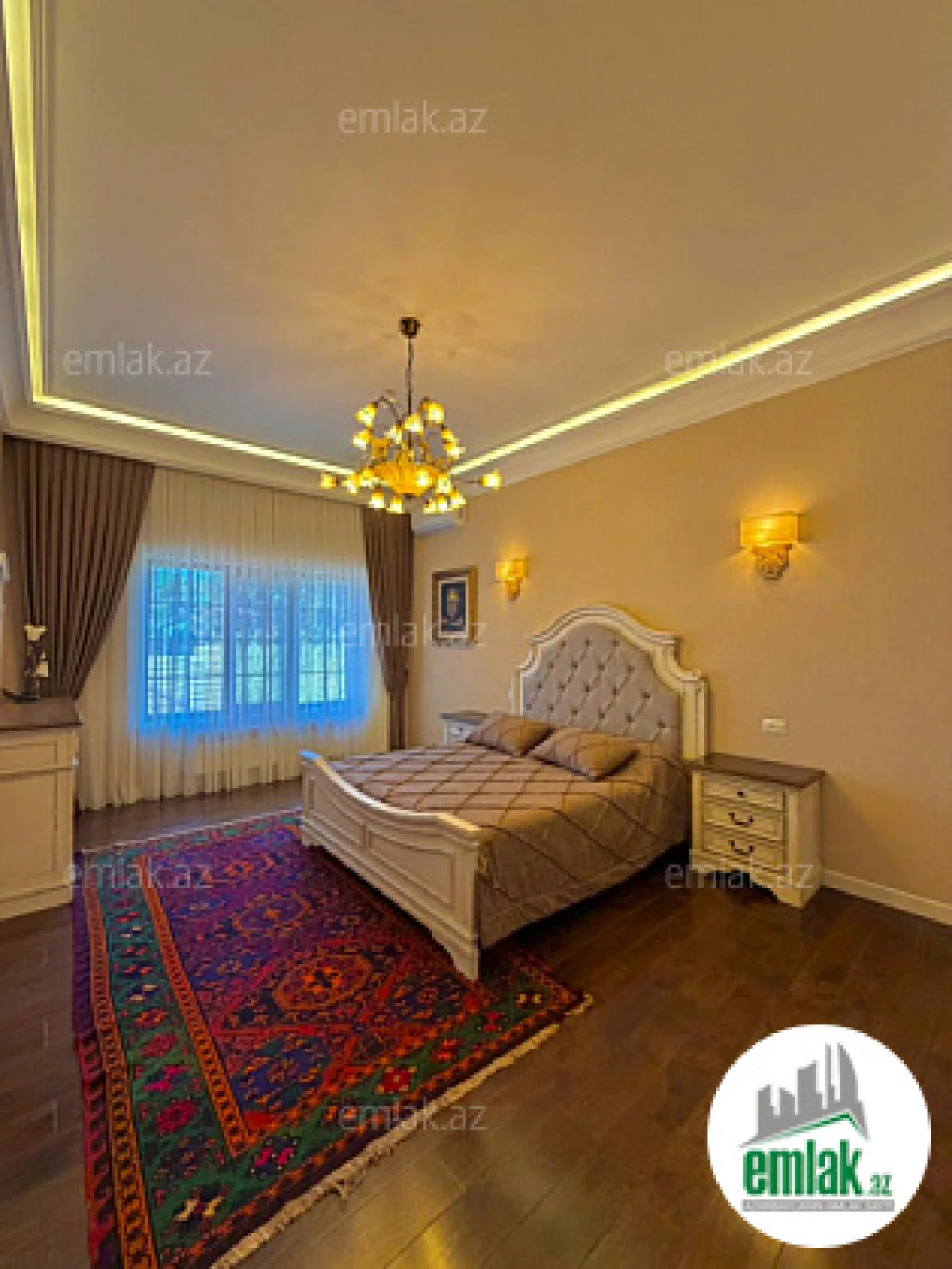 Satılır 5 otaqlı mənzil 420 m²