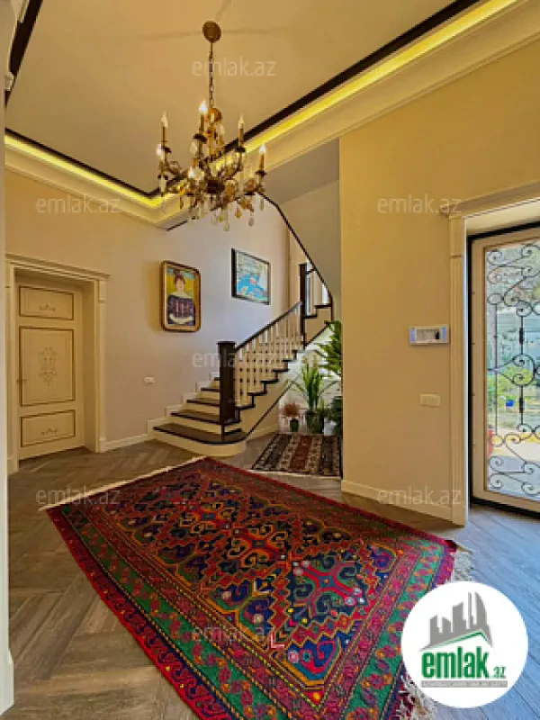 Satılır 5 otaqlı mənzil 420 m²