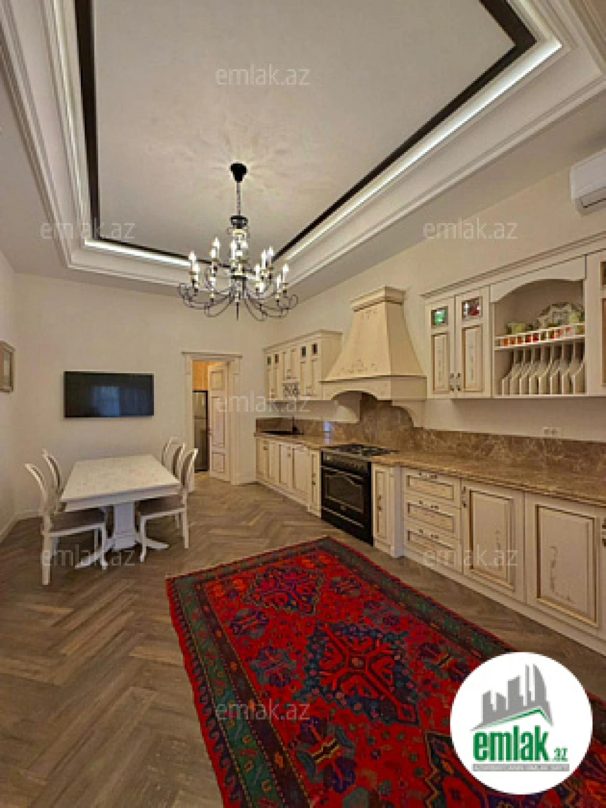 Satılır 5 otaqlı mənzil 420 m²