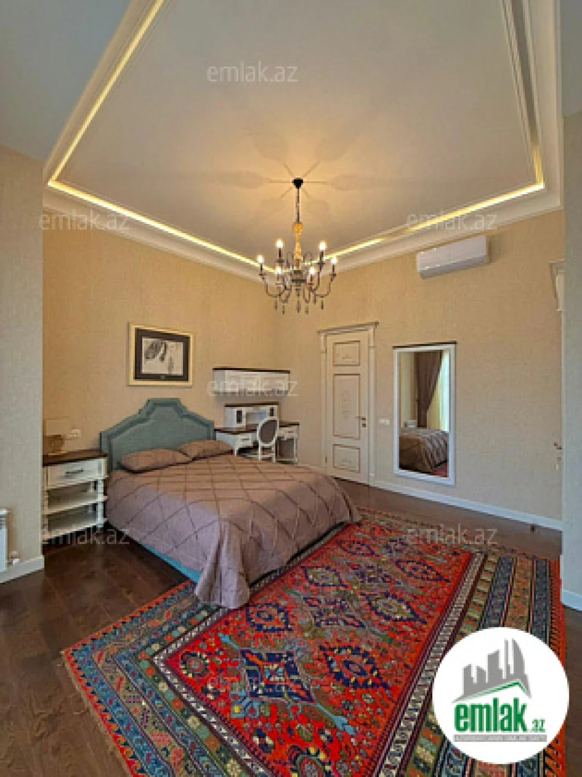 Satılır 5 otaqlı mənzil 420 m²