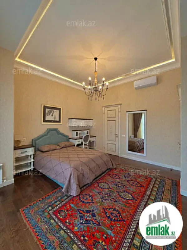 Satılır 5 otaqlı mənzil 420 m²