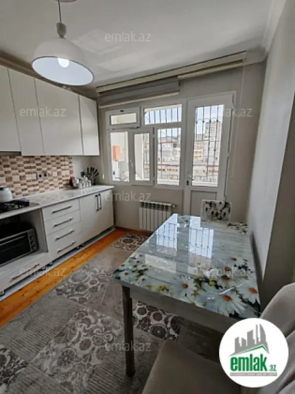 Satılır 2 otaqlı köhnə tikili 60 m²