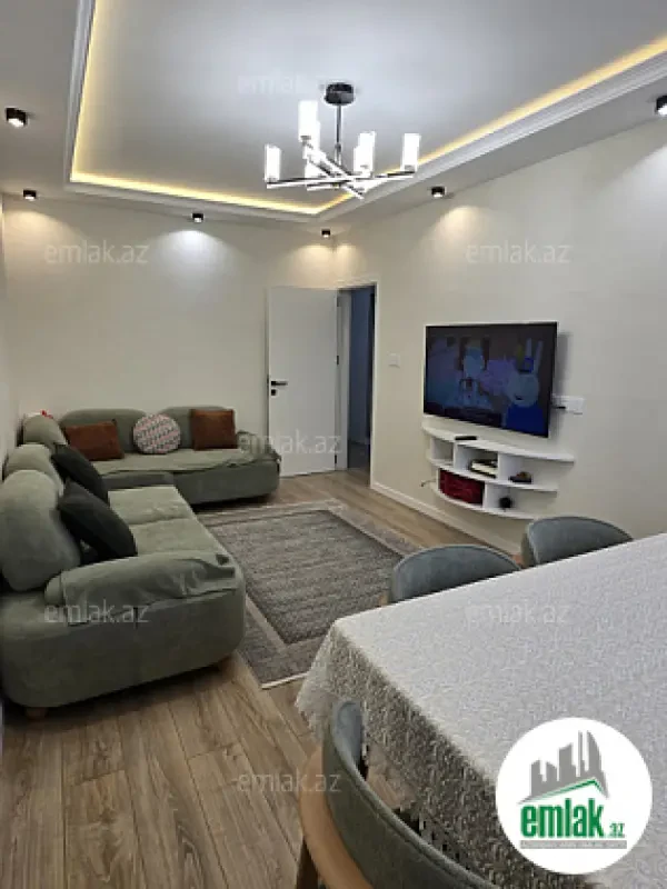 Satılır 3 otaqlı köhnə tikili 80 m²