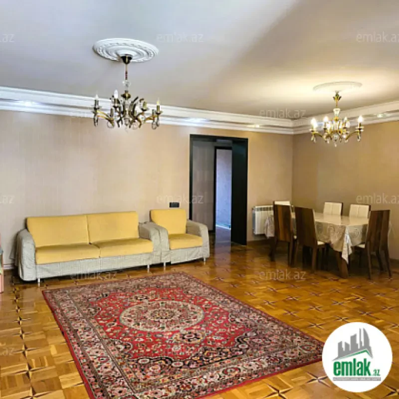 Satılır 4 otaqlı köhnə tikili 110 m²