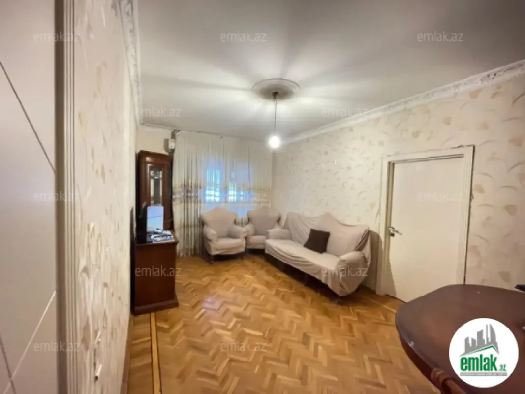 Satılır 5 otaqlı köhnə tikili 125 m²