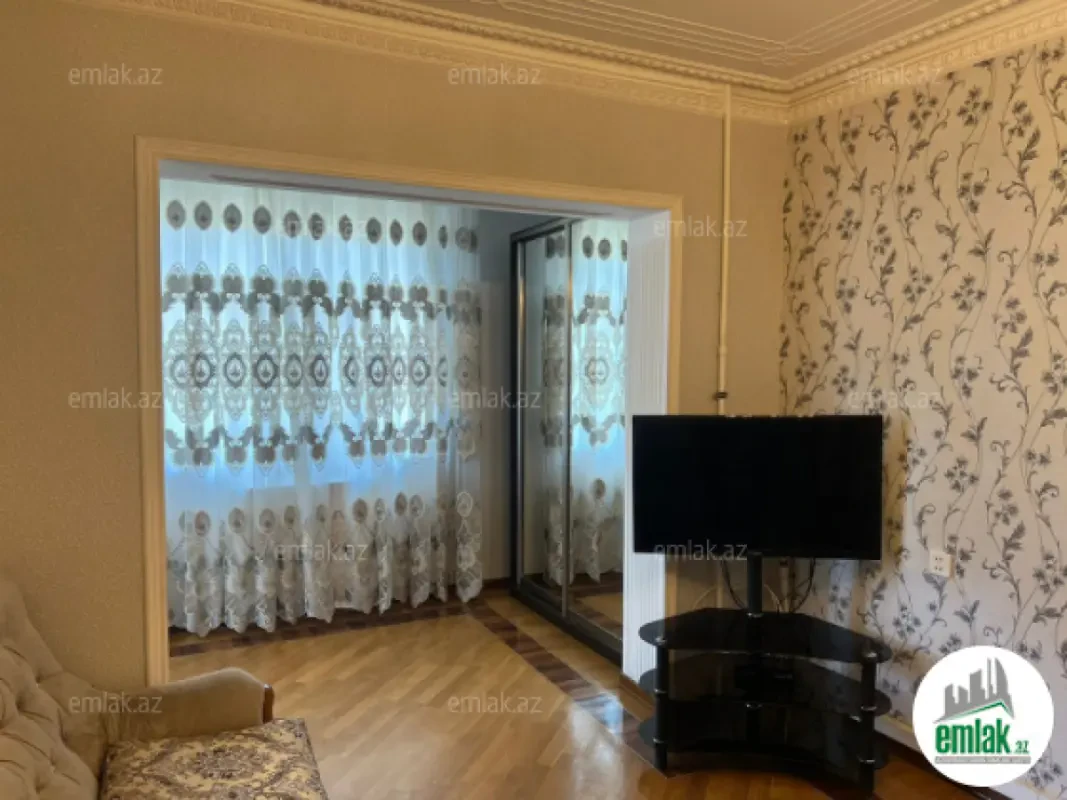Satılır 3 otaqlı köhnə tikili 70 m²