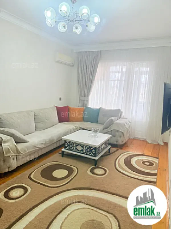 Satılır 3 otaqlı köhnə tikili 75 m²