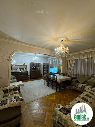 Satılır 5 otaqlı köhnə tikili 122 m² — Bakı 5 otaq 122.00 m²