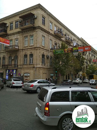 Satılır 4 otaqlı köhnə tikili 142.3 m² — Bakı 4 otaq 142.30 m²