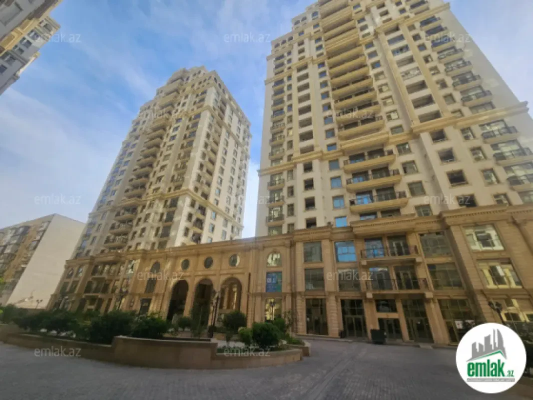 Satılır 3 otaqlı yeni tikili 130 m²