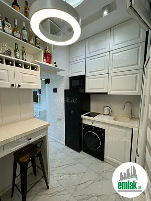 Satılır 1 otaqlı köhnə tikili 25 m²