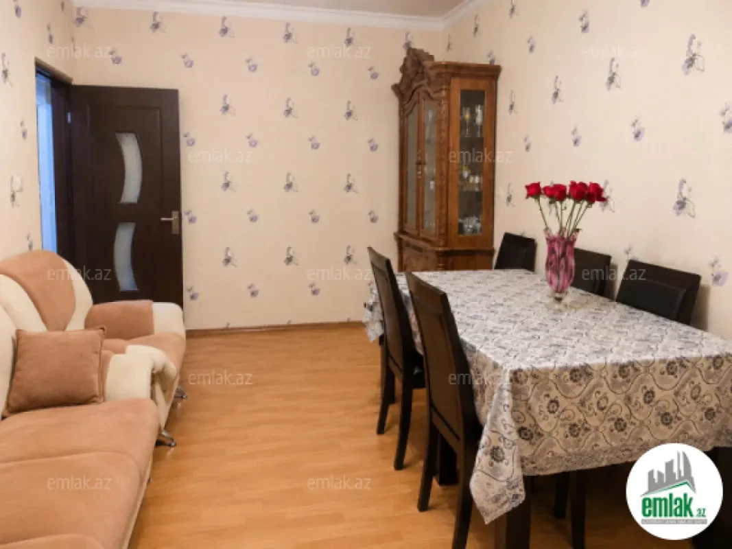 Satılır 3 otaqlı köhnə tikili 88 m²