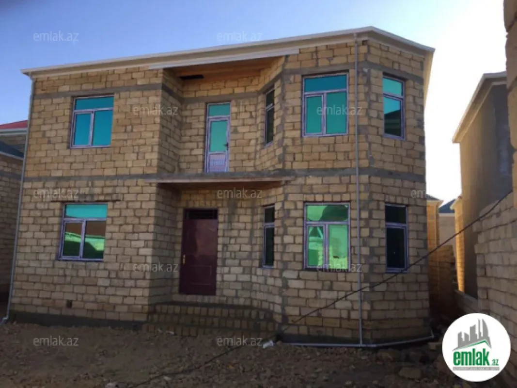 Satılır 4 otaqlı həyət evi 200 m²