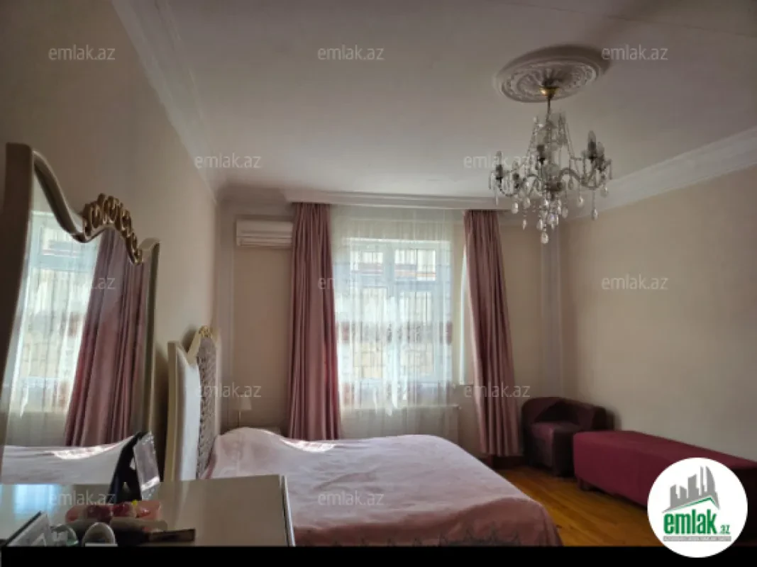 Satılır 5 otaqlı həyət evi 160 m²