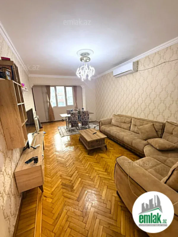 Satılır 3 otaqlı köhnə tikili 70 m²