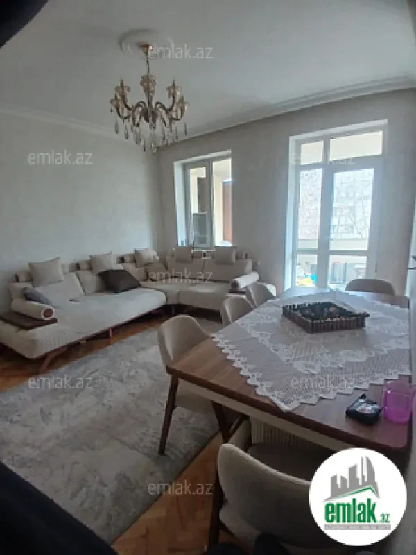 Satılır 3 otaqlı köhnə tikili 103 m²