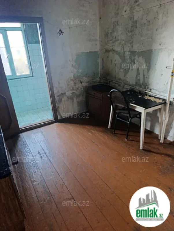 Satılır 2 otaqlı köhnə tikili 55 m²
