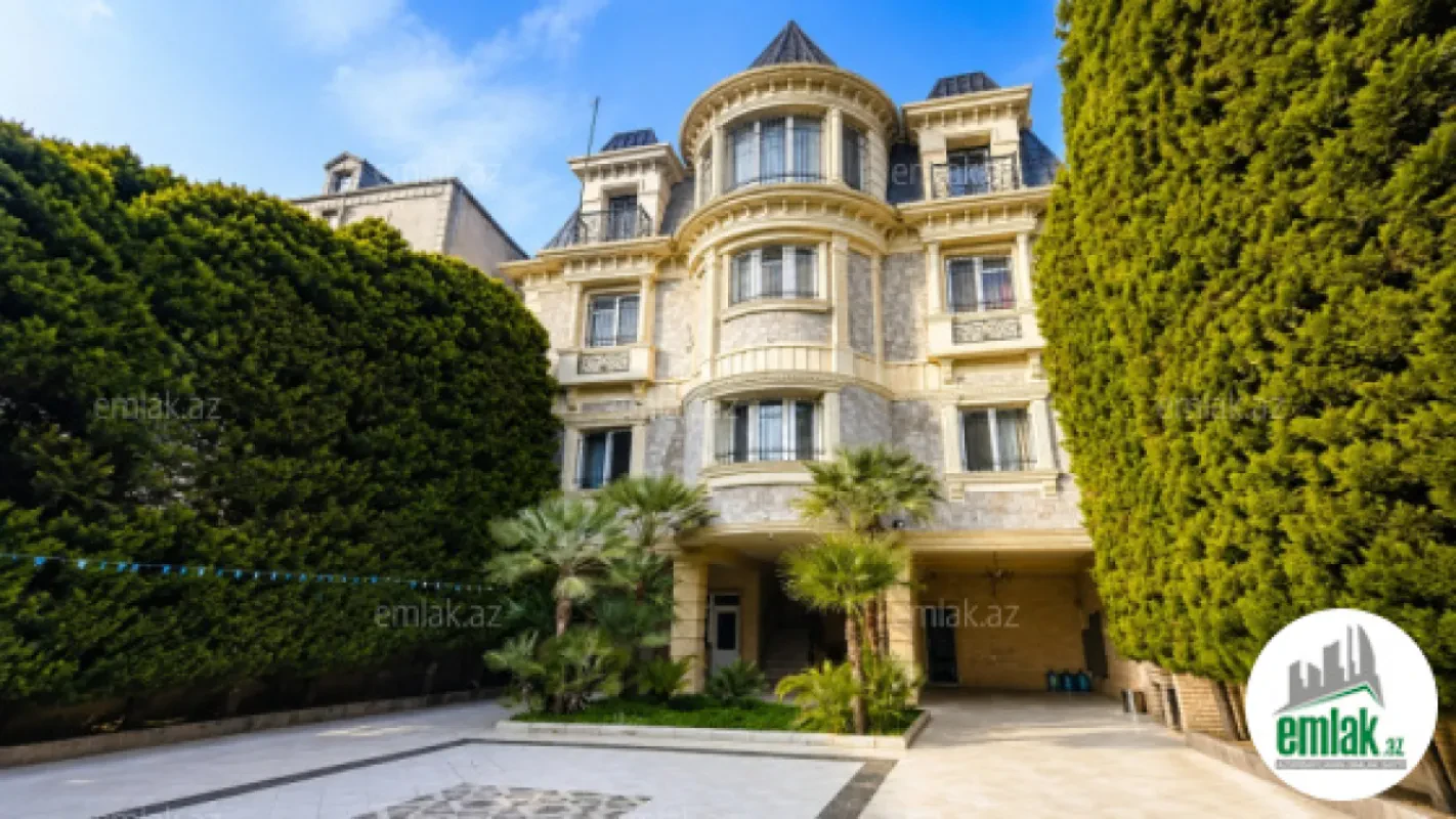 Satılır 11 otaqlı həyət evi 500 m²