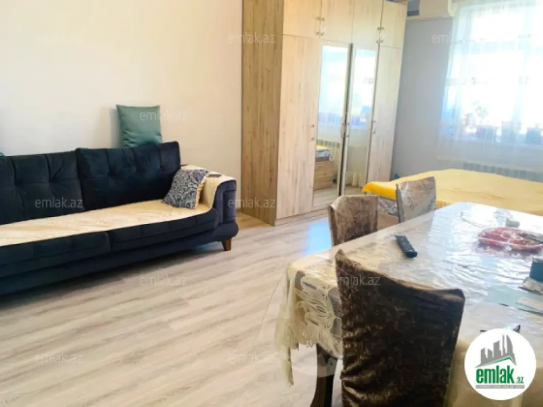 Satılır 1 otaqlı köhnə tikili 45 m²