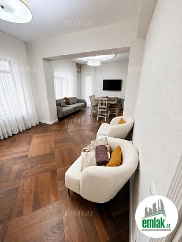 Satılır 3 otaqlı yeni tikili 150 m²