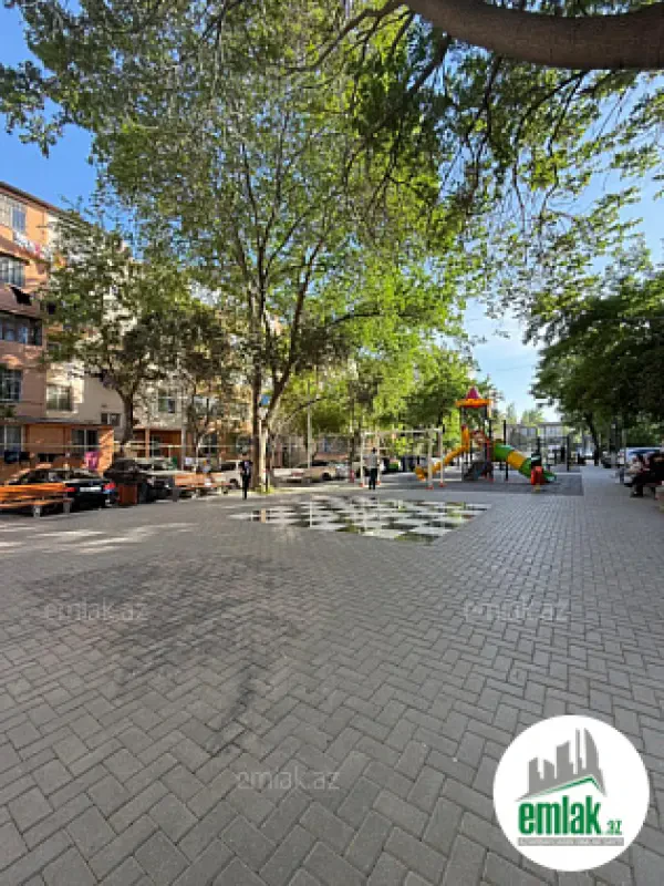 Satılır 2 otaqlı köhnə tikili 55 m²