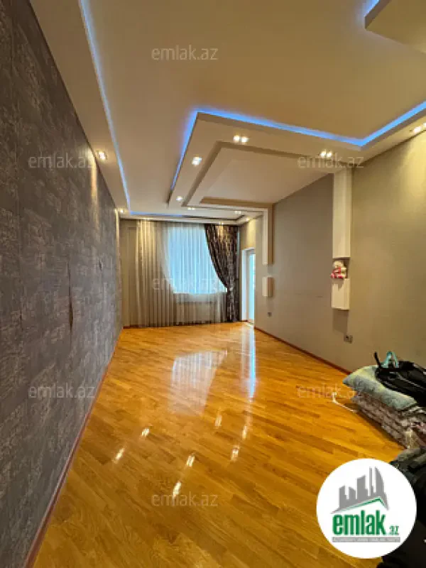 Satılır 4 otaqlı yeni tikili 160 m²
