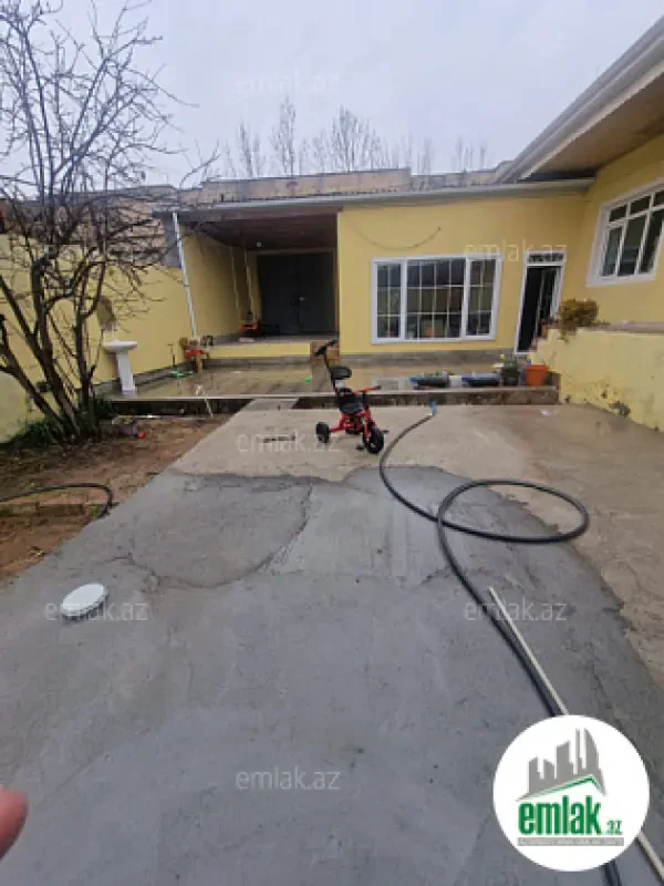 Satılır 5 otaqlı həyət evi 150 m²