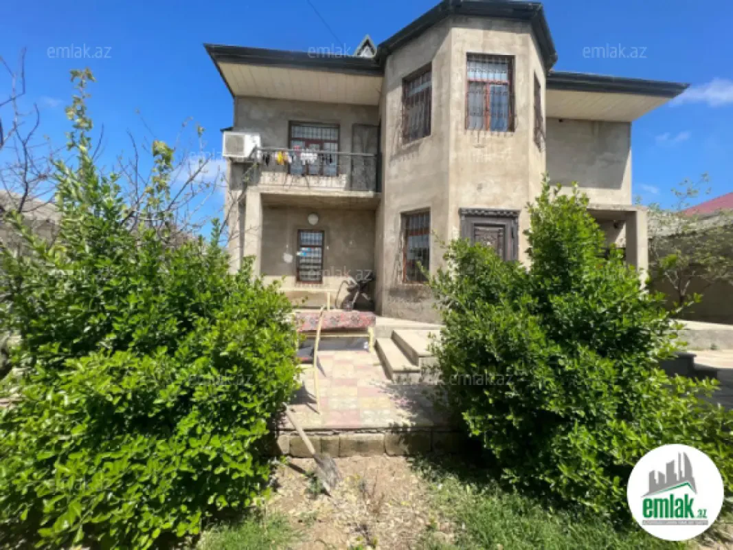 Satılır 6 otaqlı həyət evi 250 m²
