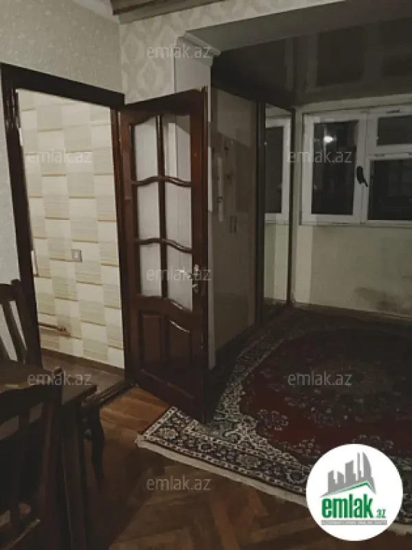 Satılır 1 otaqlı köhnə tikili 35 m²
