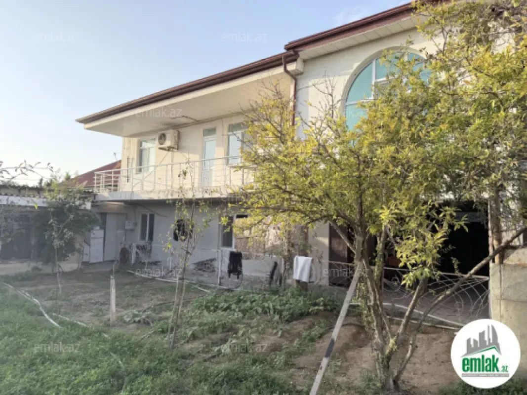 Satılır 5 otaqlı həyət evi 210 m²