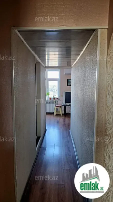Satılır 5 otaqlı həyət evi 300 m²