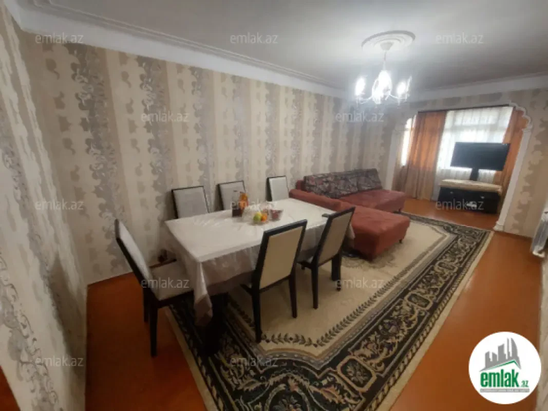 Satılır 4 otaqlı köhnə tikili 100 m²