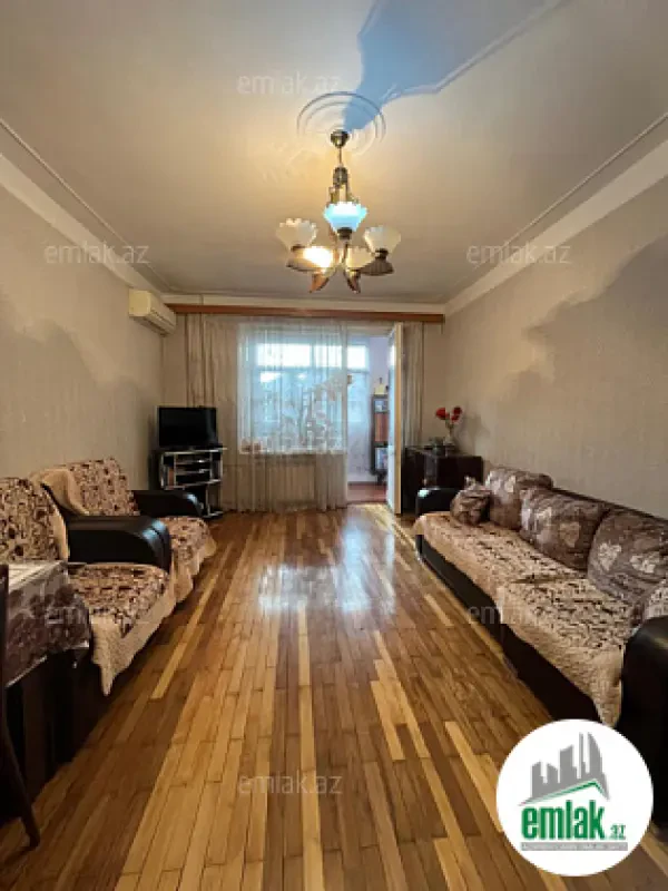 Satılır 5 otaqlı köhnə tikili 105 m²