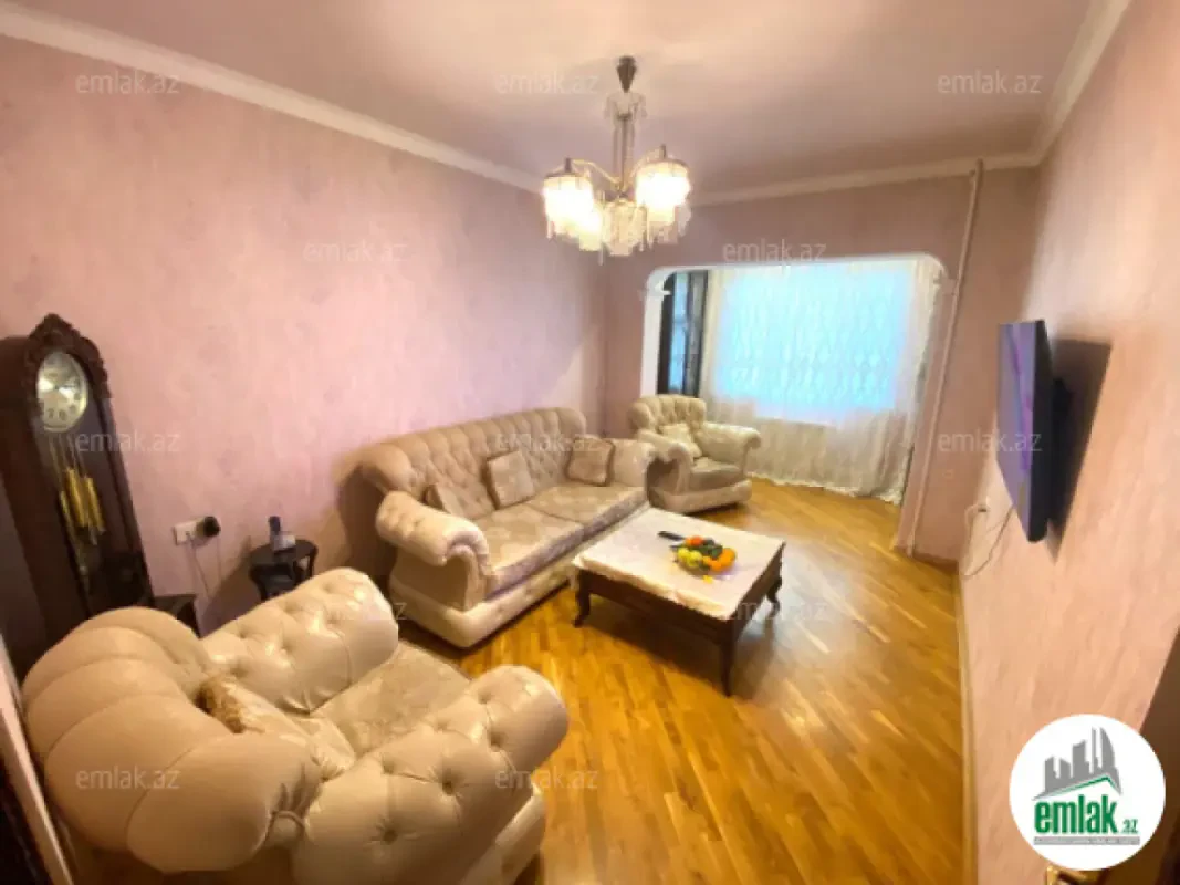 Satılır 4 otaqlı köhnə tikili 115 m²