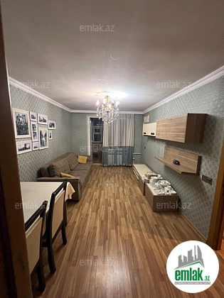 Satılır 3 otaqlı köhnə tikili 75 m²