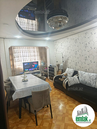 Satılır 4 otaqlı köhnə tikili 105 m²