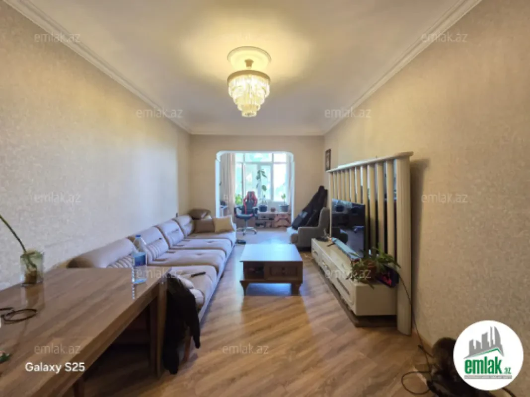 Satılır 2 otaqlı köhnə tikili 60 m²
