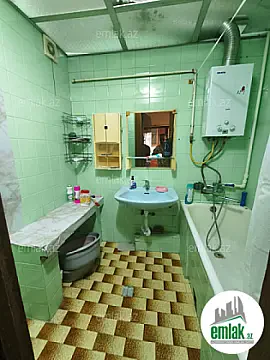 Satılır 4 otaqlı köhnə tikili 103 m² — Bakı 4 otaq 103.00 m²