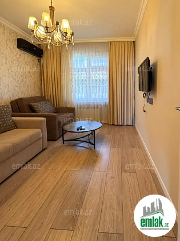 Satılır 3 otaqlı köhnə tikili 90 m²