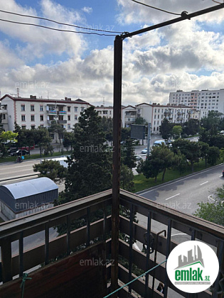 Satılır 3 otaqlı köhnə tikili 80 m²