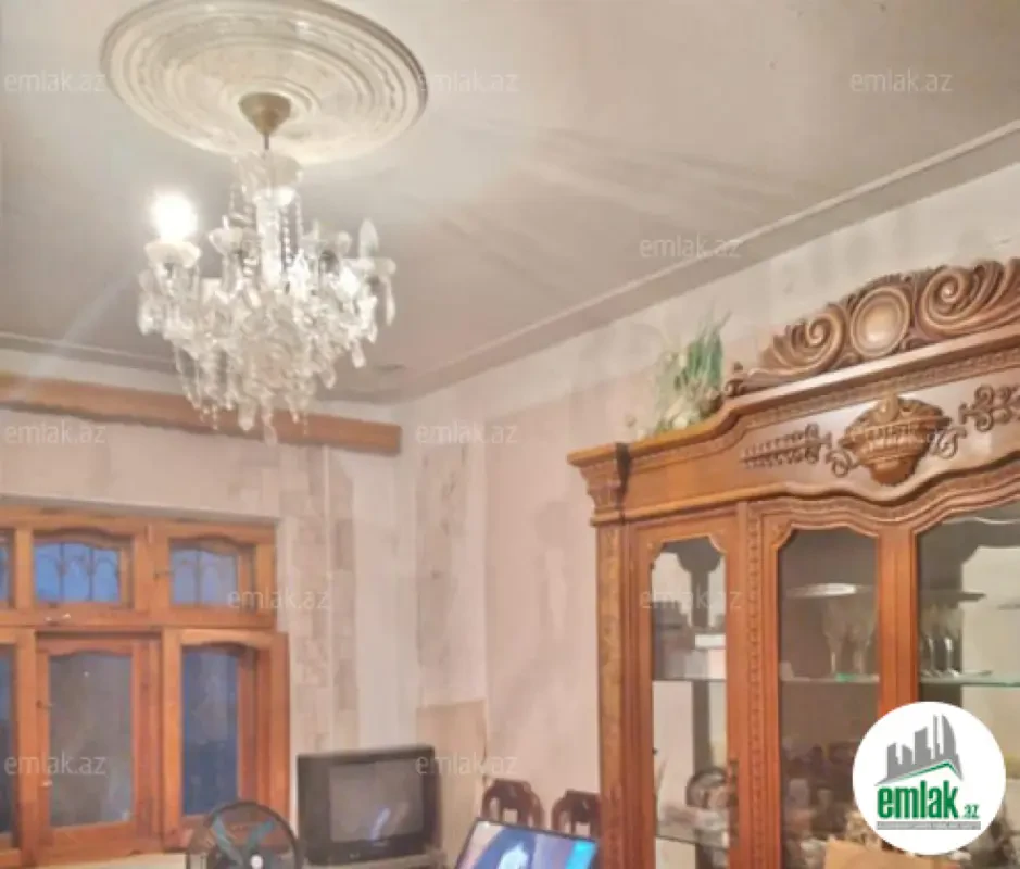 Satılır 2 otaqlı köhnə tikili 60 m²